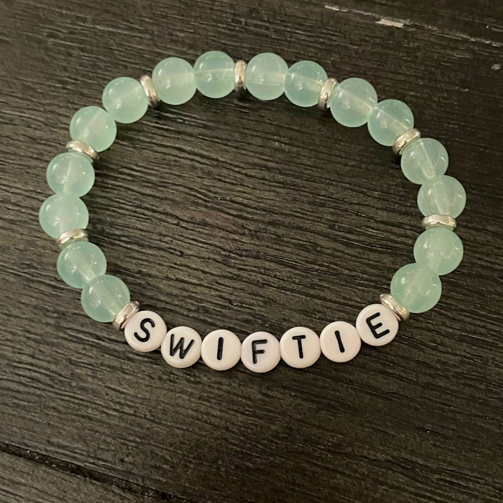 Taylor Swift Friendship Bracelet